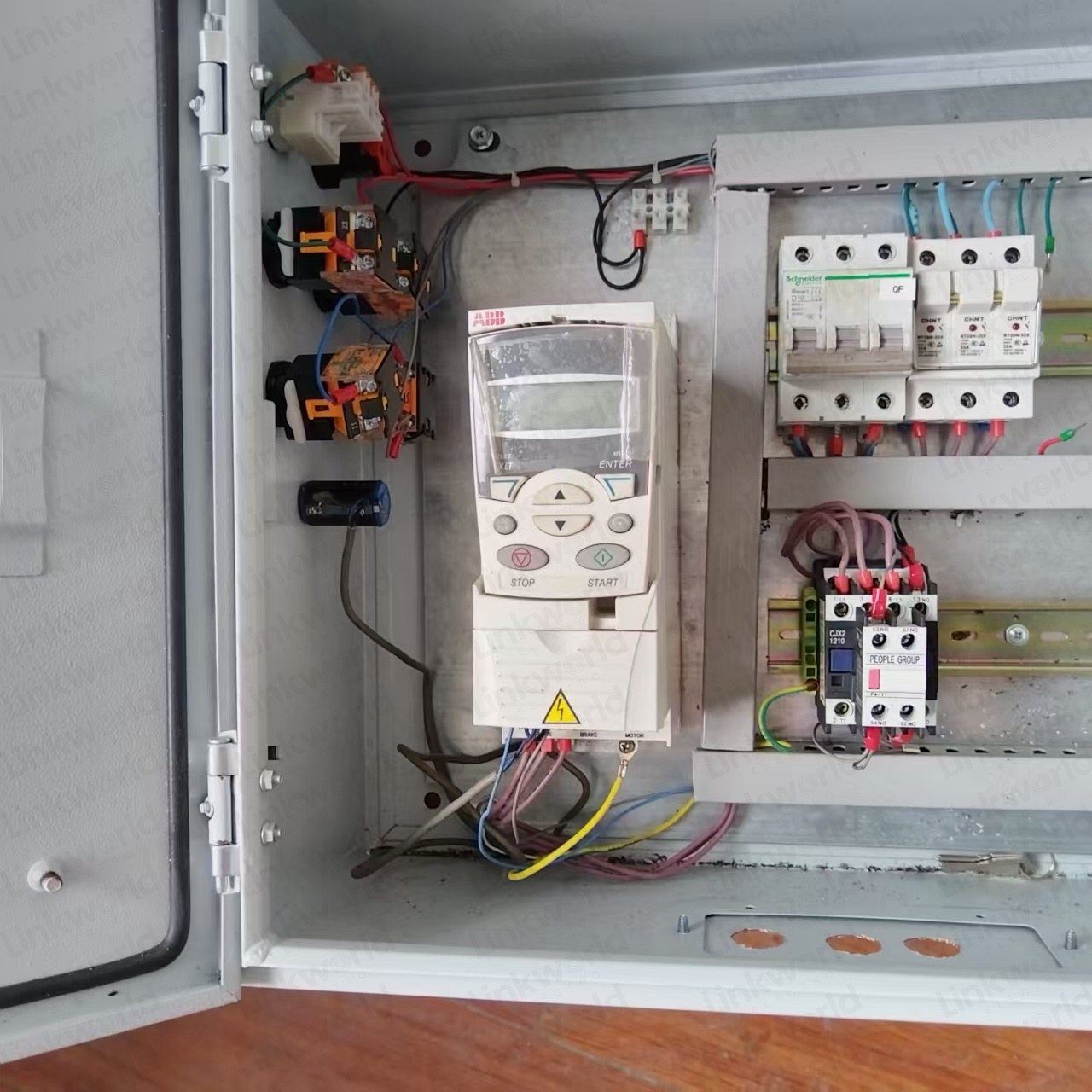 Electrical cabinet wiring detail